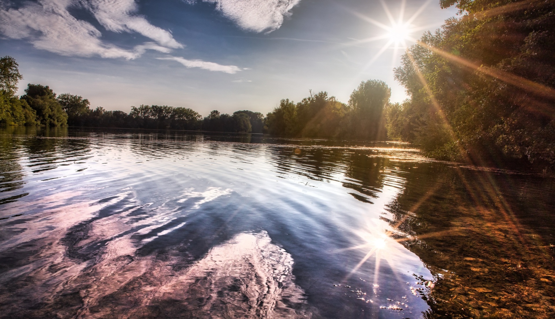 Stadt Germersheim Blick auf die Wasserlandschaft am Sollachsee in Germersheim