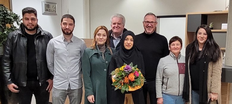 Bürgermeister Marcus Schaile (3.v.r.) mit den neugewählten Mitgliedern des Beirats für Migration und Integration der Stadt Germersheim nach der konstituierenden Sitzung am Dienstag, 14.01.2025